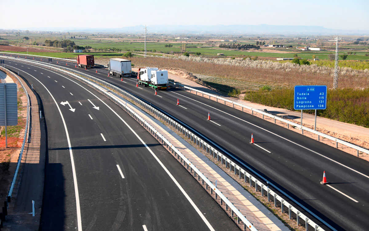 The DGT's new rule changes how you must position your vehicle in a traffic jam from October