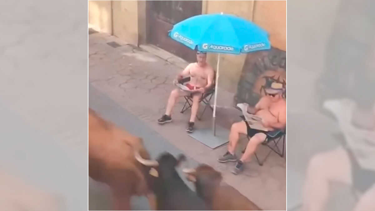 The Unusual Calm of Two Ejea Bull-Run Fans: “Now That’s Aura Farming”