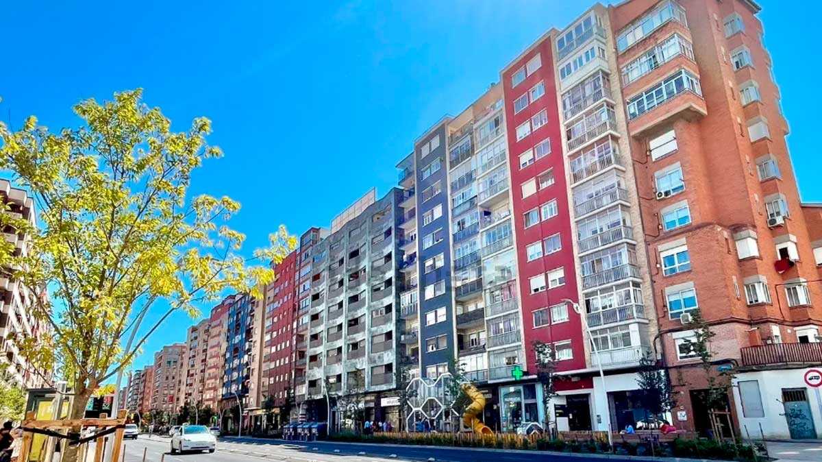 This Renovated Penthouse Overlooks Zaragoza from Above for €230,000