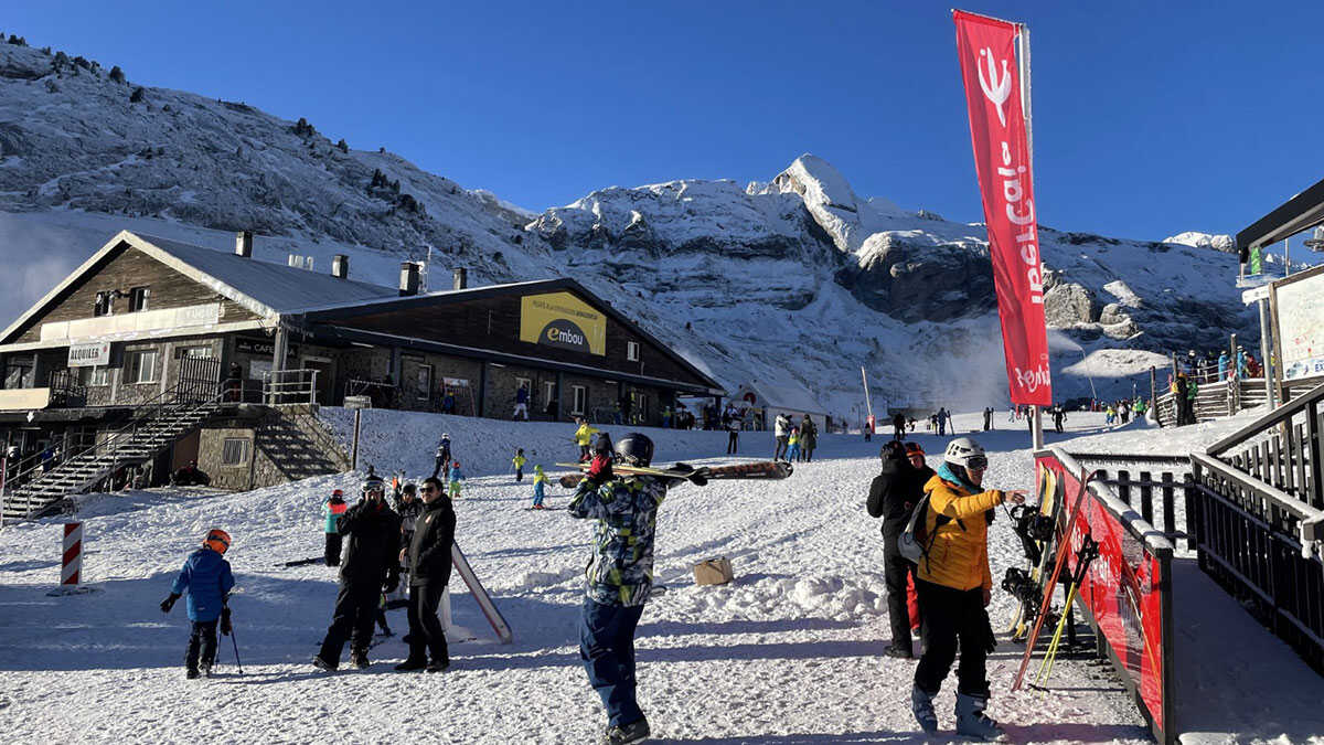 Candanchú offers 100 jobs for the 2026-2027 ski season: these are the positions
