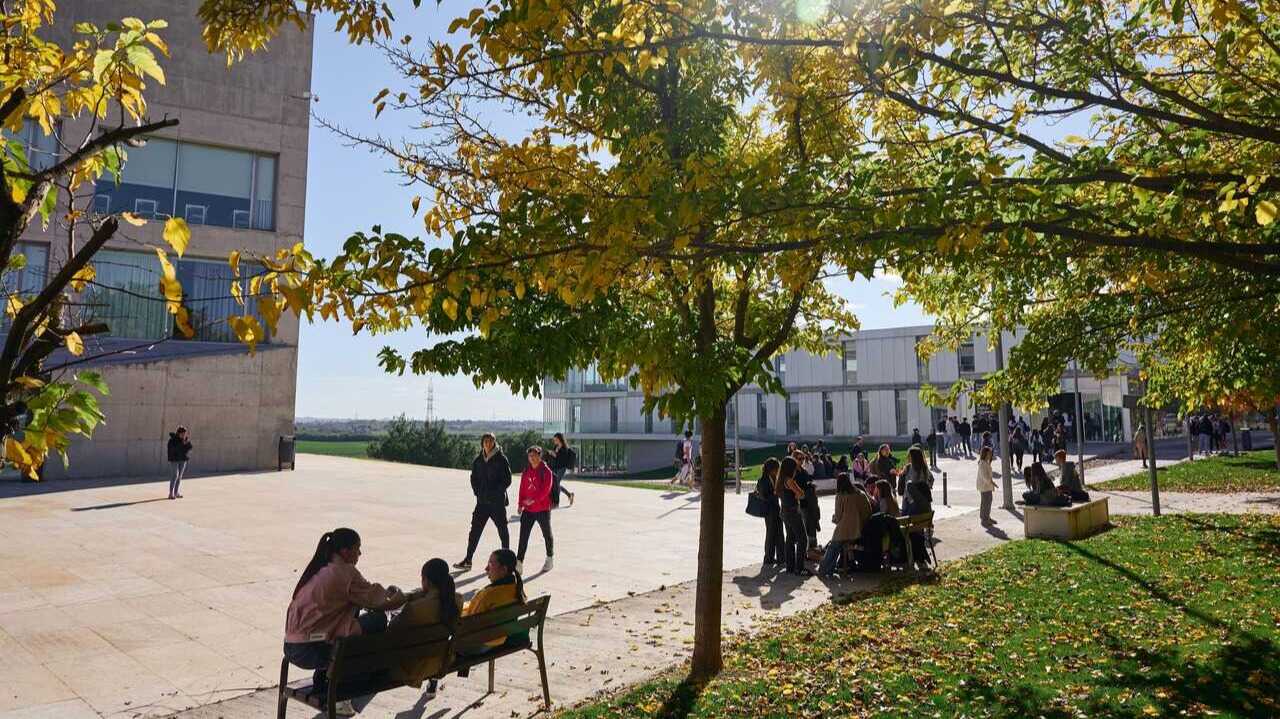 San Jorge University Starts the Academic Year With More Than 1,300 New Students and a New Building
