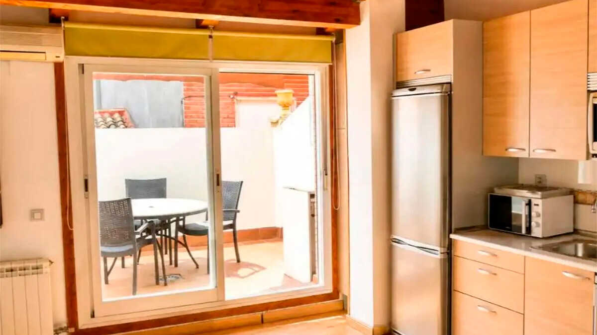 Terrace, Attic Room and Garage in Central Zaragoza: The Penthouse Seeking a Buyer for €215,000