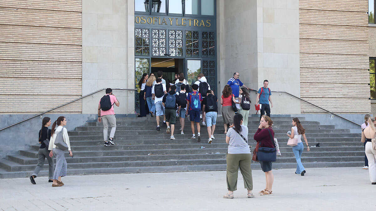 Fourteen University of Zaragoza degrees still have places available