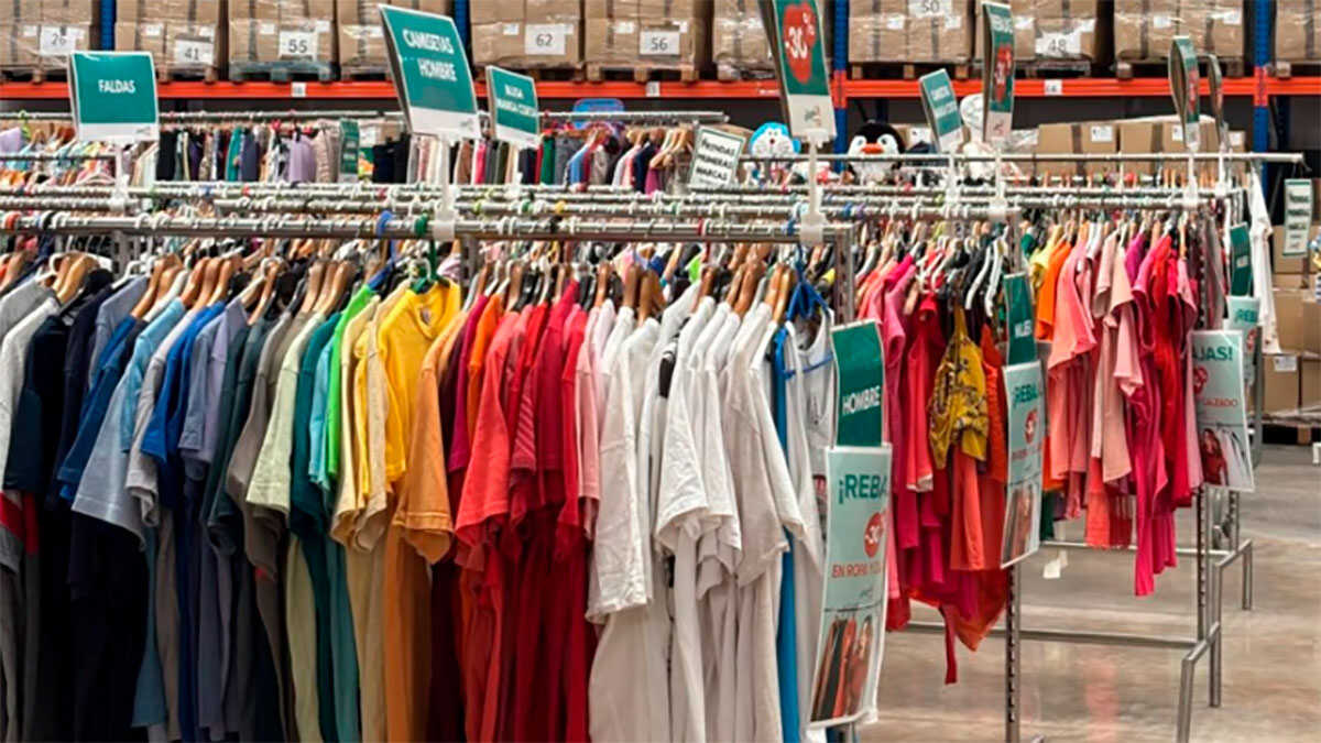 A perfect day out for fashion lovers in Zaragoza: second-hand clothes, music and vermouth