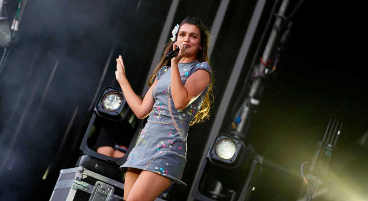 Vive Latino embraces Julieta Venegas, Amaia and Loquillo on an emotionally charged opening day