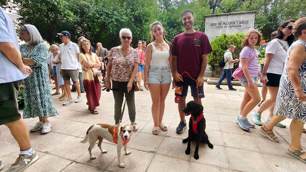 Slinky and his owner Ángel among the first residents to enjoy El Jardín del Gancho