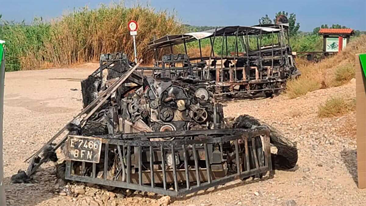 Juslibol Galacho Train Completely Destroyed by Fire