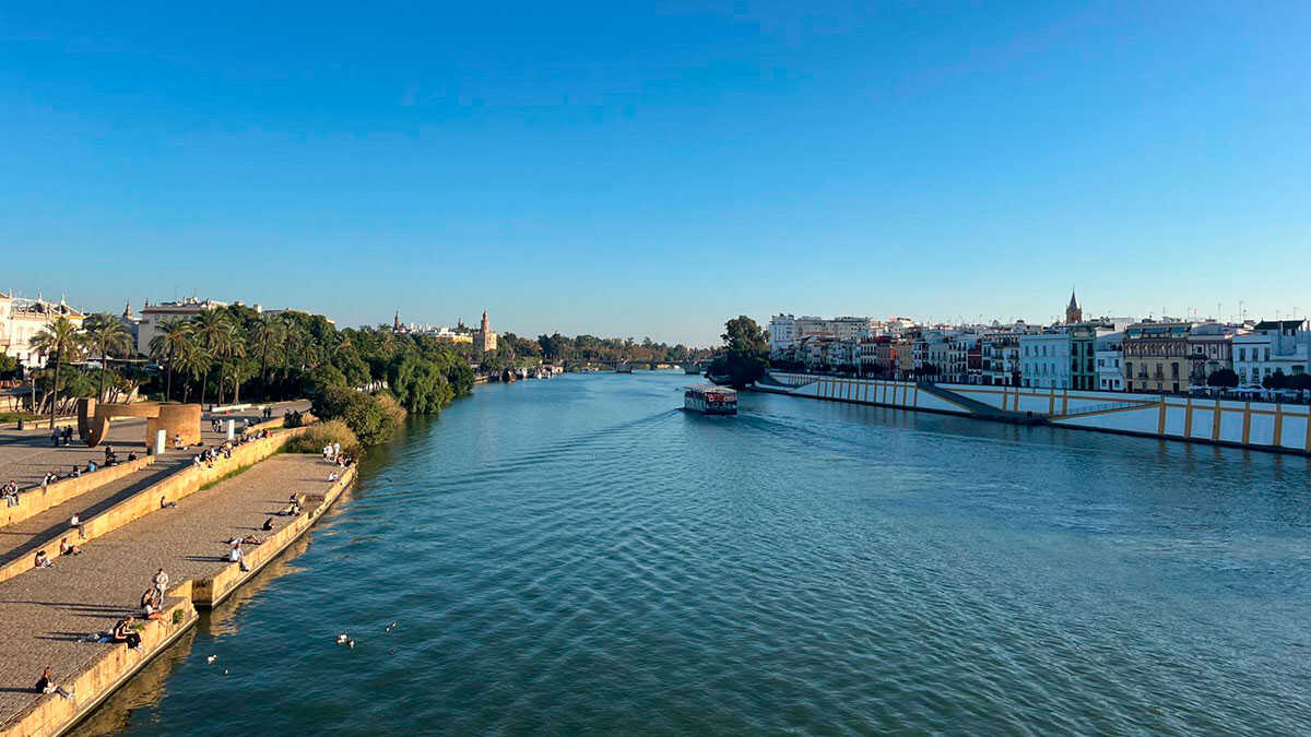 Heat puts 10 Spanish regions on alert as tropical nights return