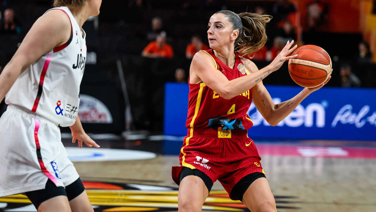 Mariona Ortiz's Spain survive match point to finish top of group (59-79)