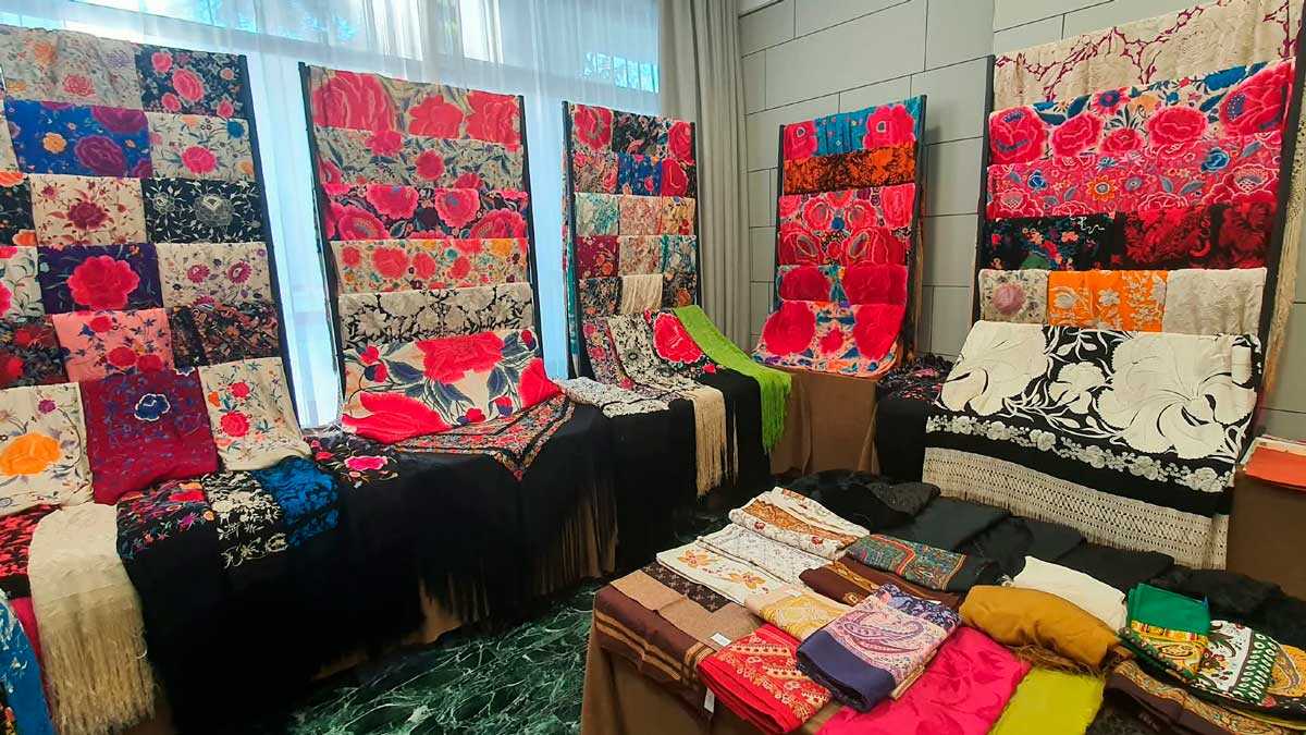 The Antique Shawl Exhibition Returns to Zaragoza for Pilar with Collector’s Pieces from 200 Euros