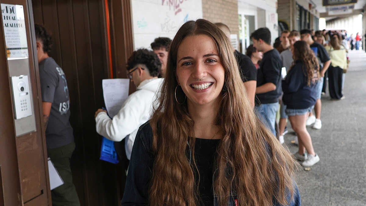 Alicia Pérez, a candidate to work at the Pilar Fiestas: "They asked if I knew how to change a keg"