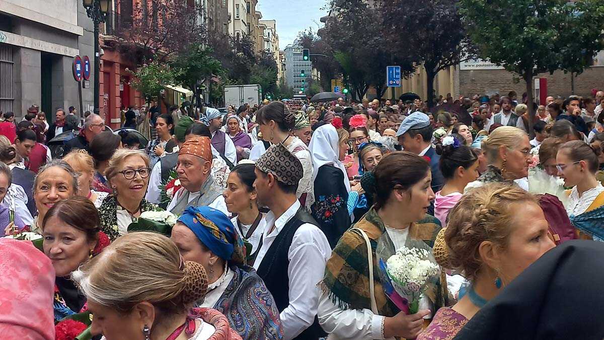 These are the times to avoid if attending the Flower Offering independently: route and what to know