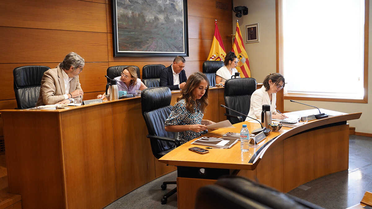 Aragon Parliament creates 11 new jobs, from architect to driver