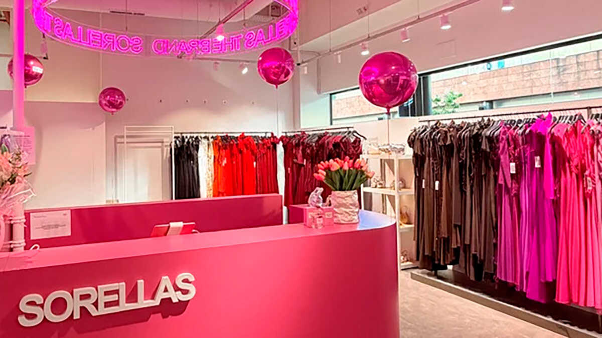 New Dress Store Opens in Zaragoza With Discounts and Gifts for the First 50 Visitors