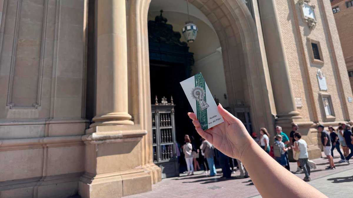 The Virgen del Pilar ribbon gets a new color one month before the festival: the new design is now on sale