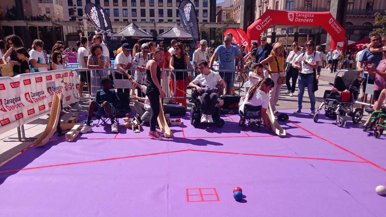 Aspace Zaragoza invites people to discover and try boccia this Sunday at Plaza del Pilar