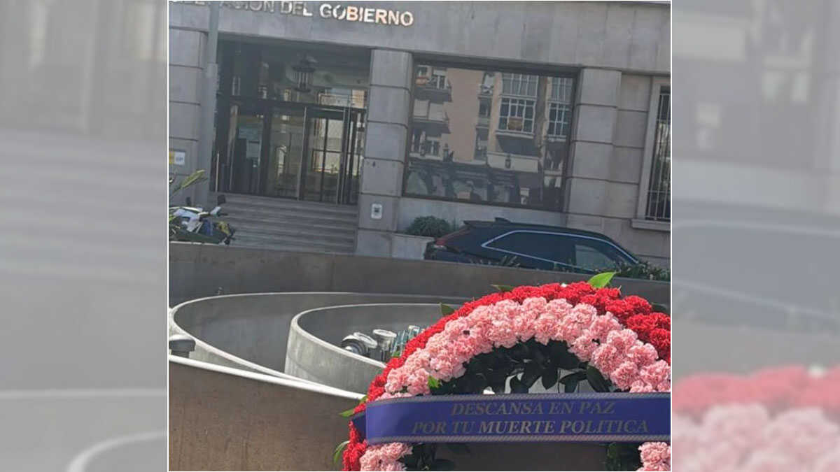 Funeral Wreath Ratchets Up Pressure on Pérez Triano: "Rest in Peace for Your Political Death"