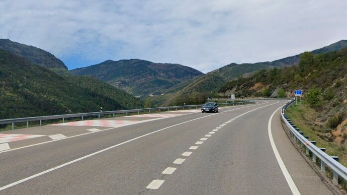 64-year-old motorcyclist dies after colliding with a car on the N-260 in Fiscal