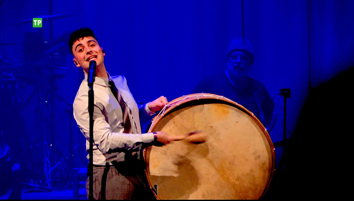Juanjo Bona delivers the opening speech at the festival in his hometown of Magallón