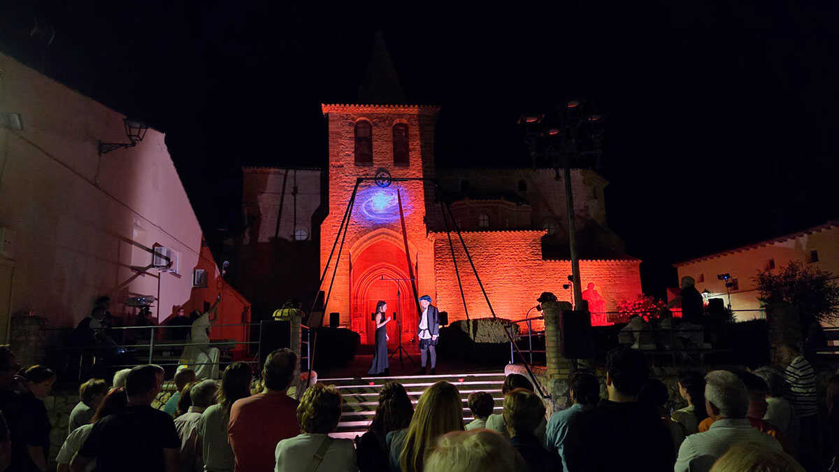Theater, Dance and Fire Bring Miguel Servet’s Life to the Stage in Villanueva de Sijena
