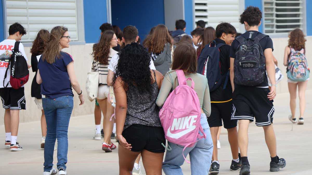 All the Long Weekends in Zaragoza's 2026-2027 School Year: Dates for Several Days off School