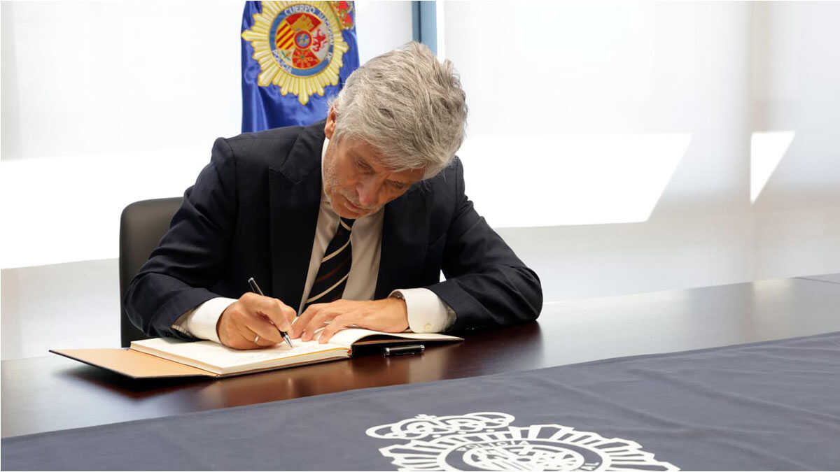 Marlaska puts the number of migrants expelled from Ceuta for committing crimes at around 300