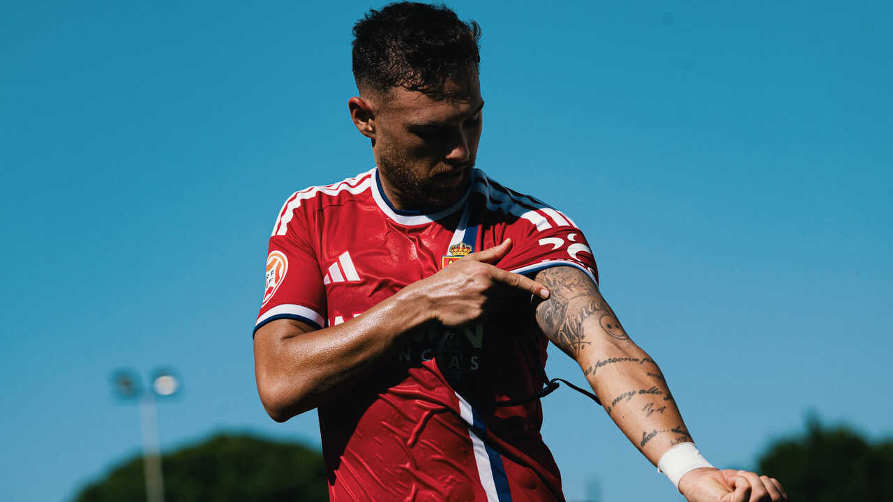 Diego González’s heartfelt tribute to his grandfather after scoring against Torremolinos: "I hope you enjoy it as much as I do"