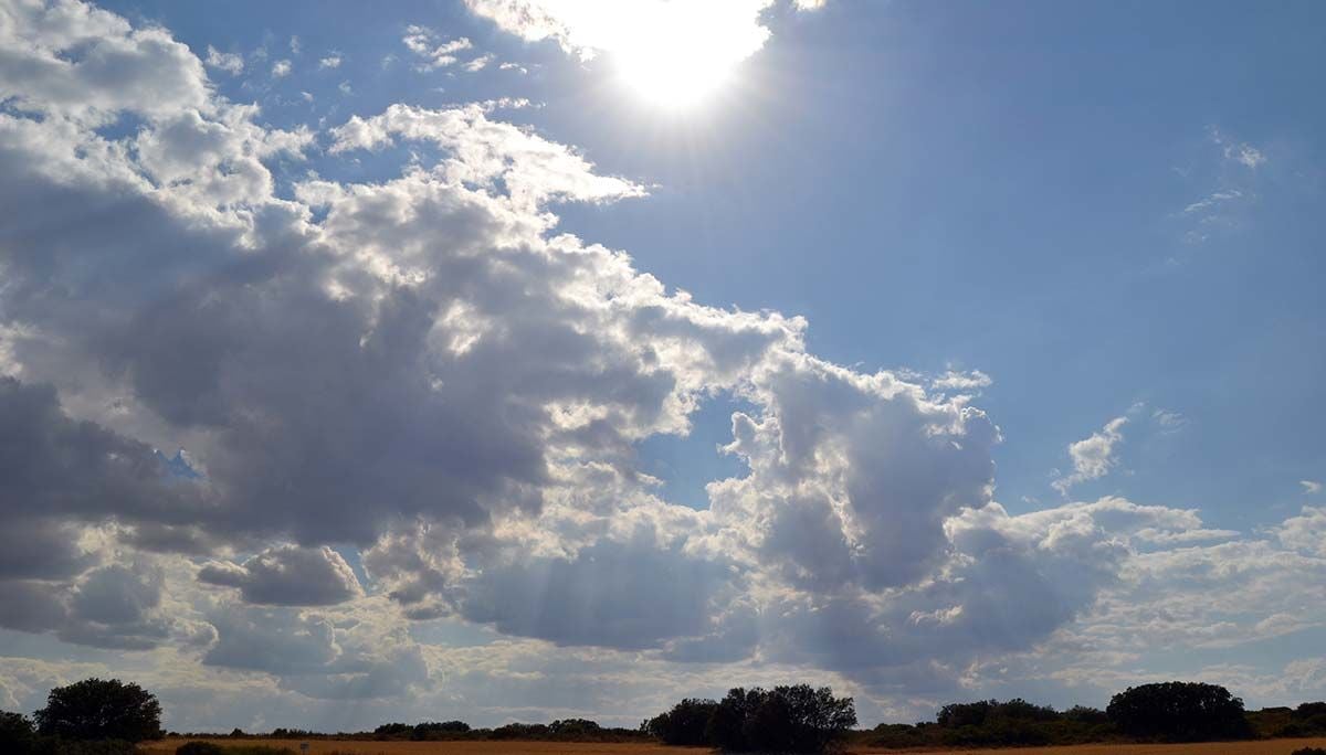 Spain faces sharp weather shift: temperatures plunge by up to 13 degrees as severe hailstorms threaten