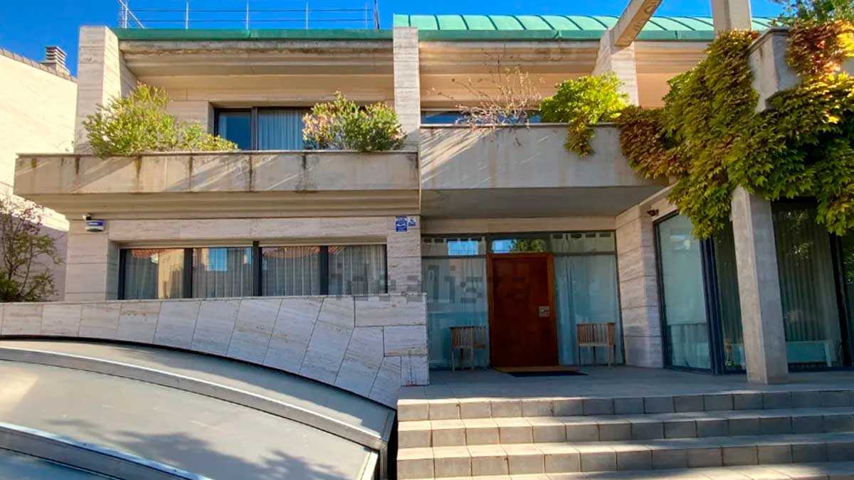 The huge villa seeking a buyer in Zaragoza: 700 square meters and a heated pool for €1.9 million