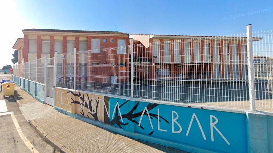 IES Sabina Albar in Bujaraloz starts school year without internet or phone service