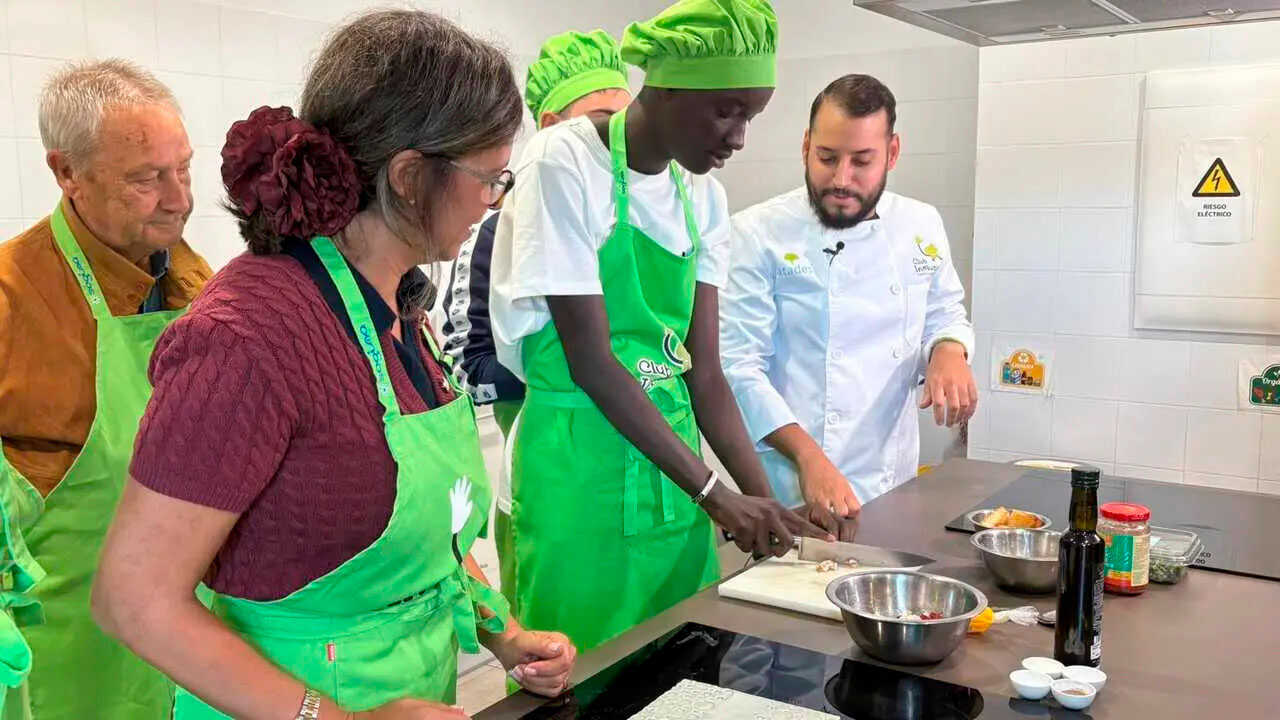 ATADES students kick off Club Inclucina's 11th Inclusive Cooking Workshops