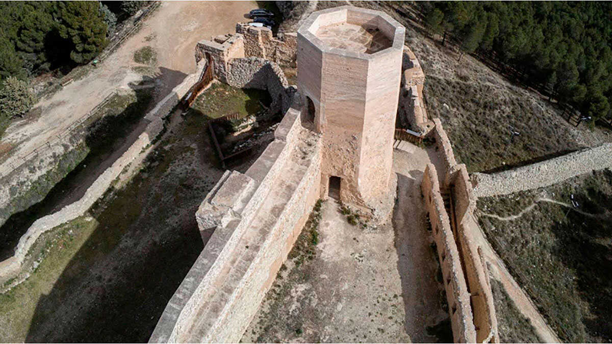 The Aragonese Fortification Brought Back to Life After 15 Years on the Red List