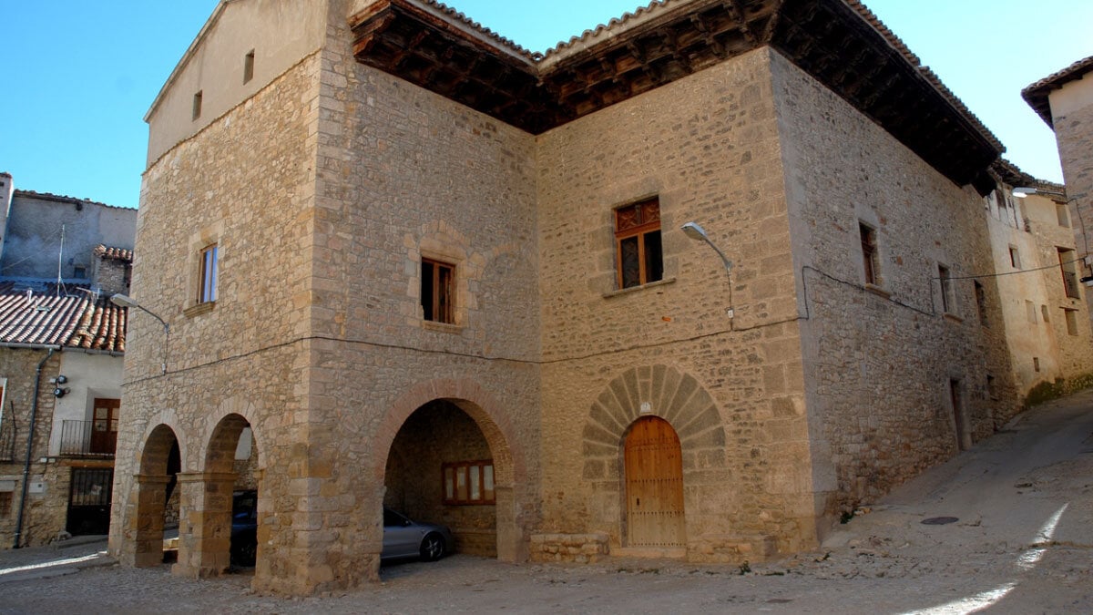 Neither Albarracín nor Teruel: This Maestrazgo Village Captivated Cervantes and Is Now the Capital of Aragonese Cheese