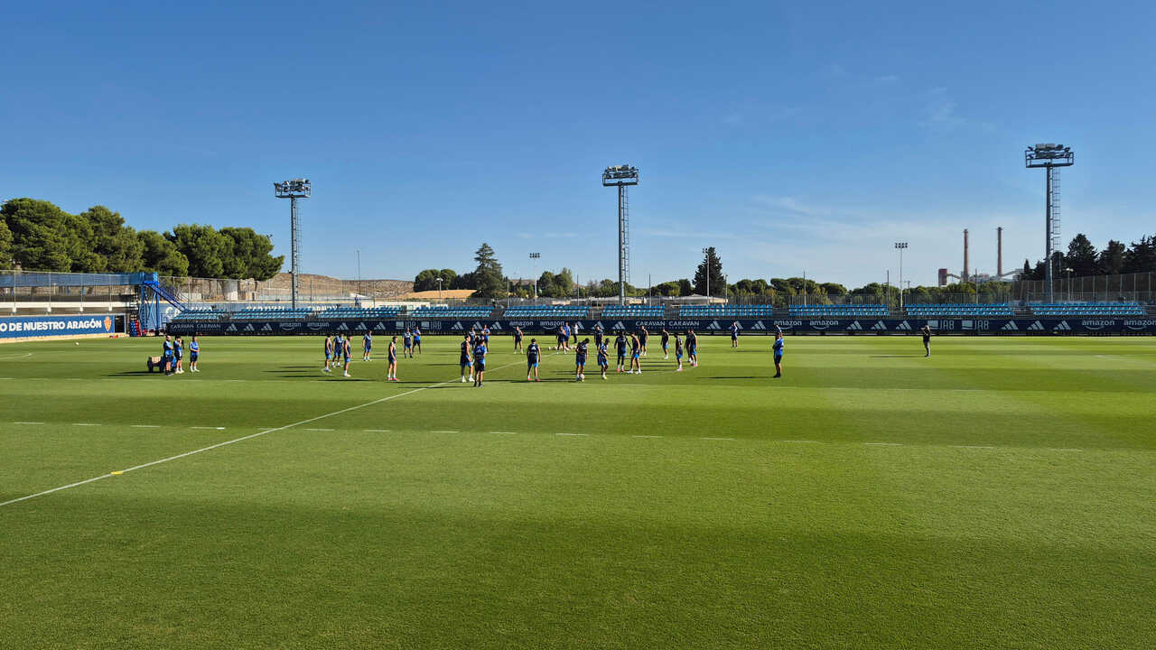 Real Zaragoza hold final training session before traveling to Ibiza with Ander Herrera the only absentee