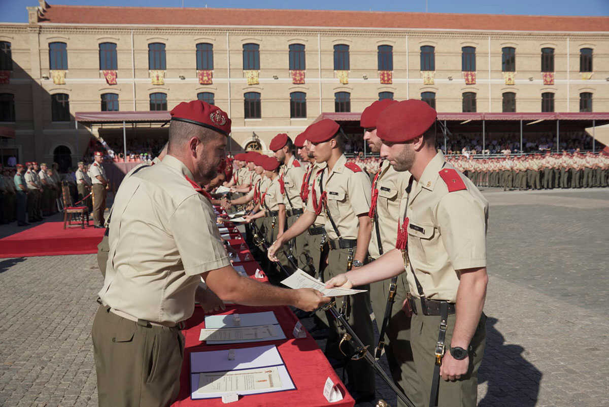 Zaragoza hosts traditional saber presentation for Military Academy cadets