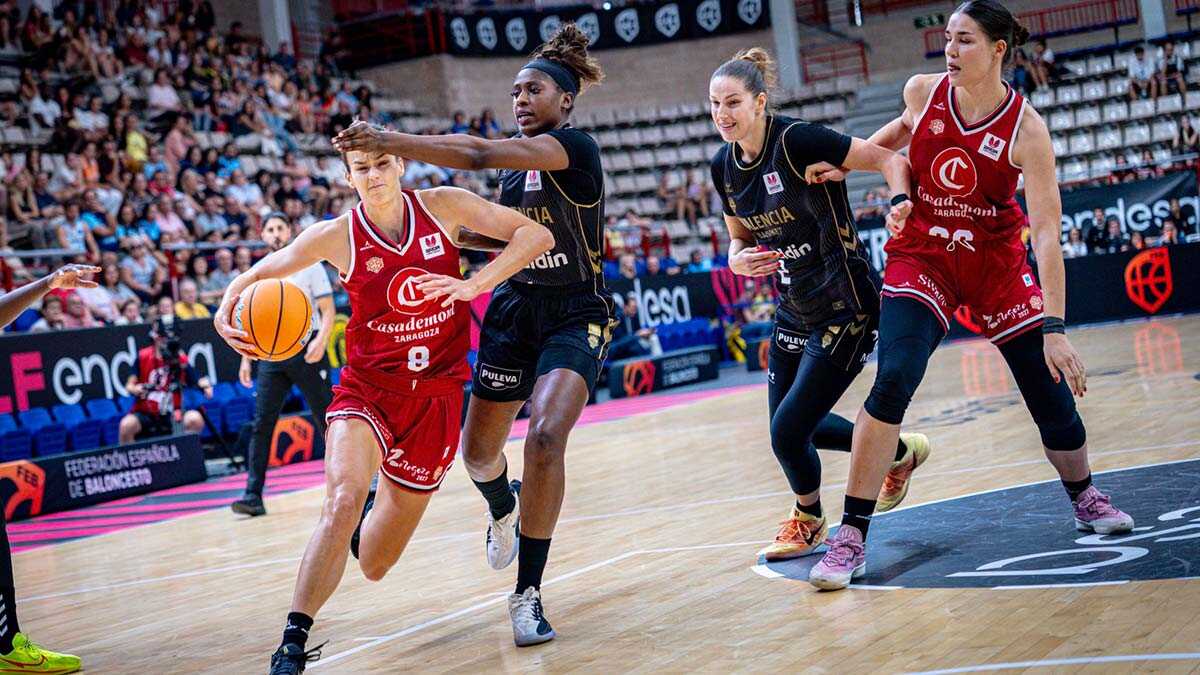 Casademont Zaragoza fall to Valencia Basket (73-84) after nearly completing a 17-point comeback