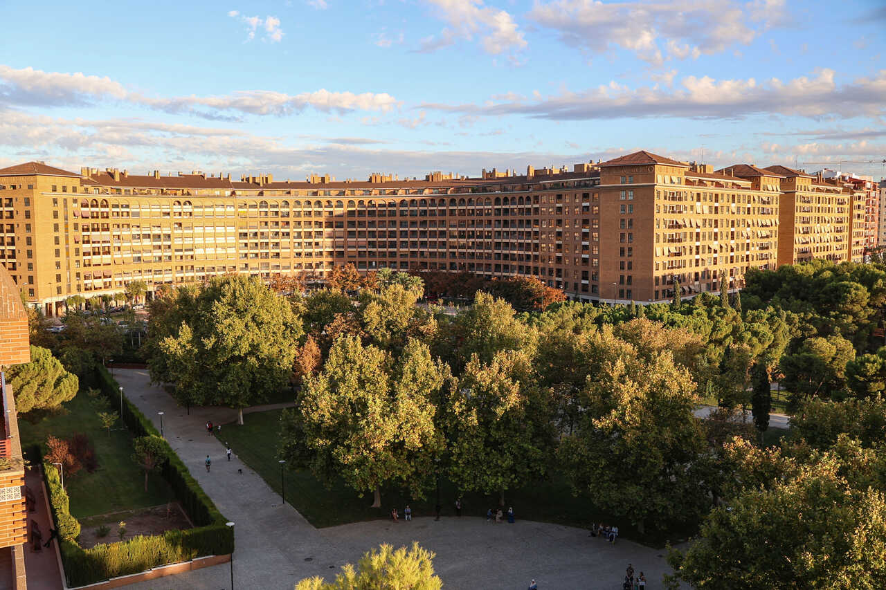 What Zaragoza’s Former Playa de los Ángeles Looked Like Before Disappearing Beneath La Almozara Park