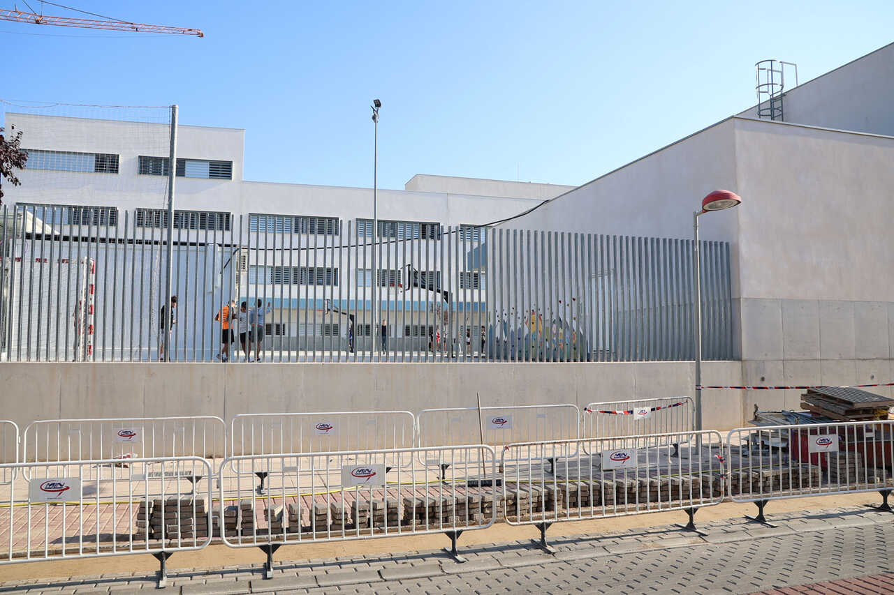 Valdespartera III families denounce “dust, dirt and filth” in prefab classrooms