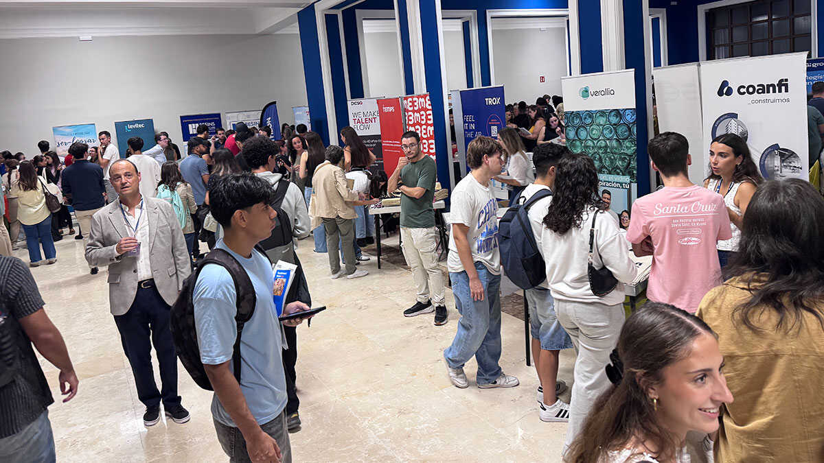 More than 2,000 young people seek jobs in Zaragoza at JobFest