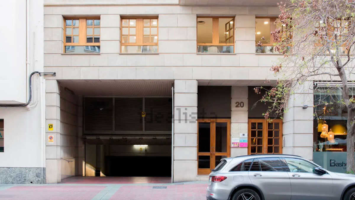 The Hotel-Like Triplex Seeking a Buyer in Central Zaragoza for €855,000