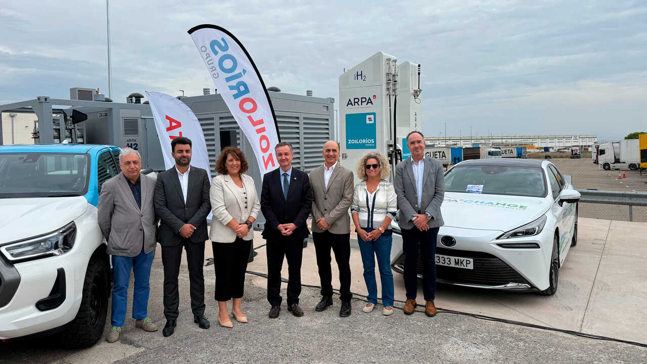 Zaragoza brings together the Toyota Mirai and Hilux FCEV to showcase hydrogen mobility