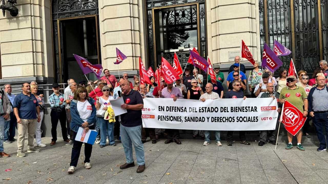 “We Are Not a Burden”: Older People Rally in Central Zaragoza for Their Rights