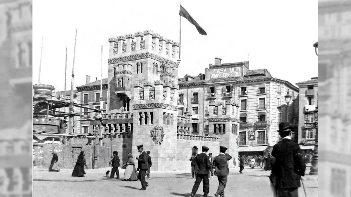 The Huge Castle Zaragoza Built in 1904 to Burn Down—But Never Did