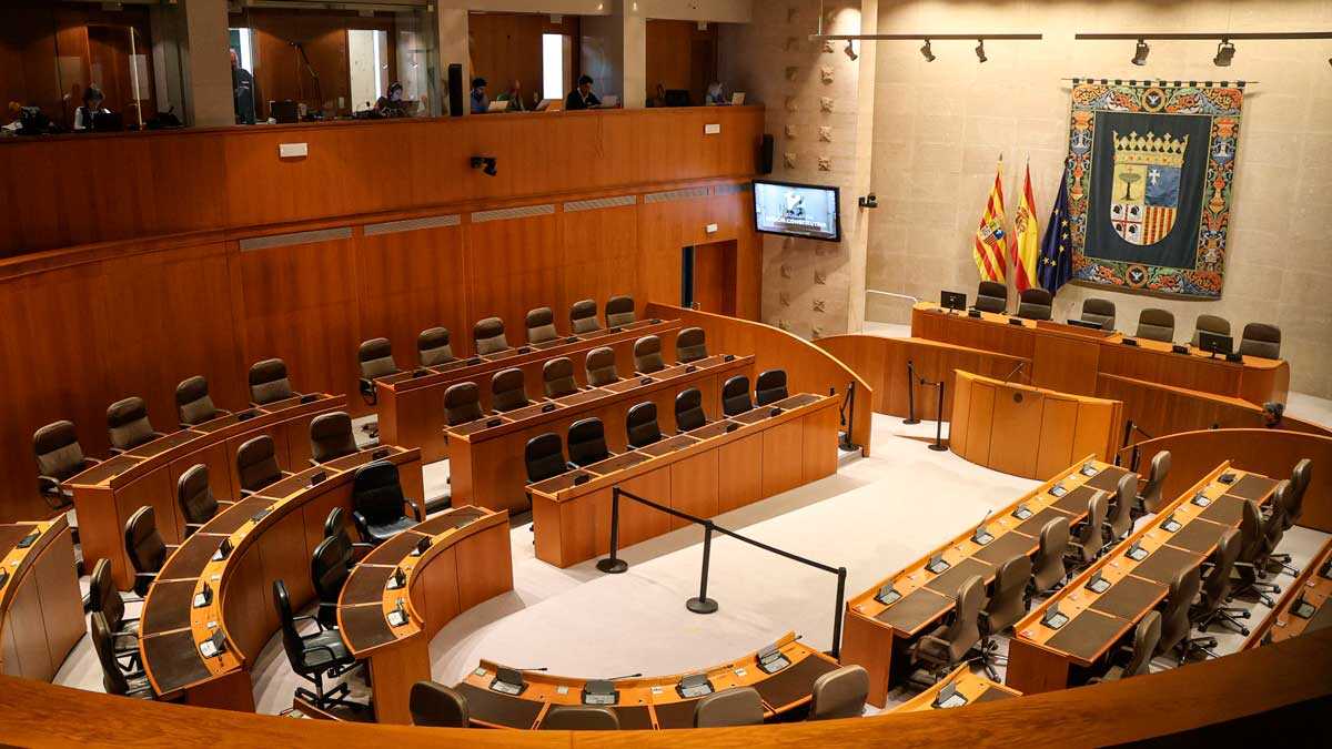 25 Years Ago in Aragon: The Cortes Approved Their First Budget in Euros