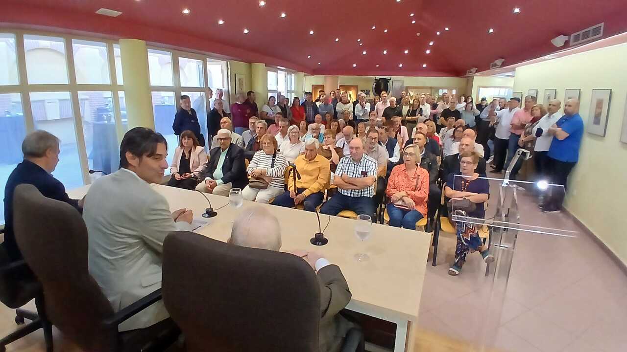 More than 100 mayors attend DPZ bullfighting event at Zaragoza Bullring