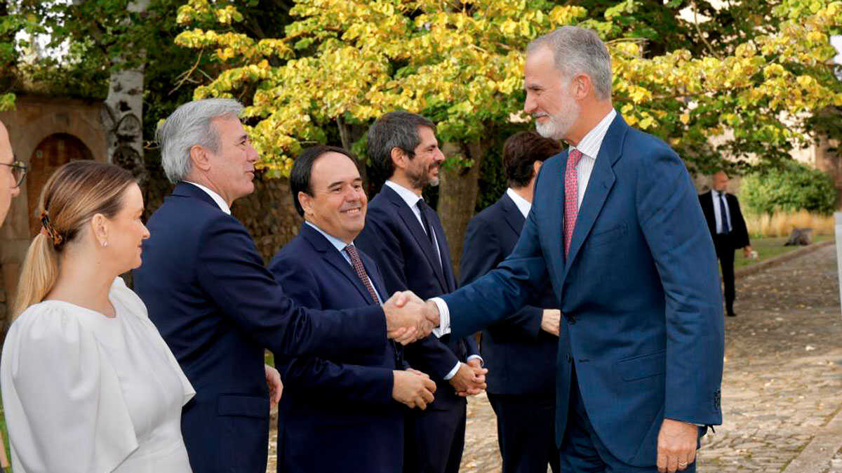 Azcón proposes to the King an annual meeting of the four former Crown of Aragon territories: "We want to promote good neighborliness"