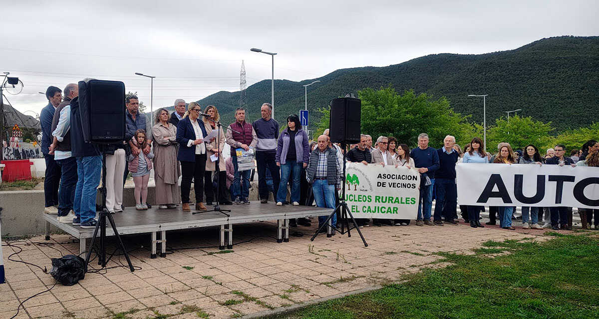Hundreds demand immediate restart of A-23 works in Sabiñánigo