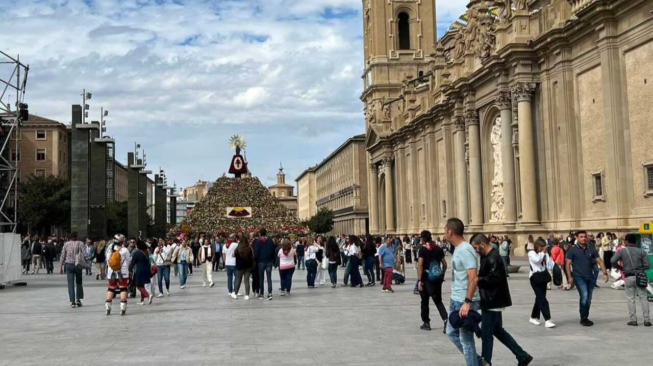 Zaragoza residents make the most of the final days of the Pilar festivities: “I’ve never seen so many people”