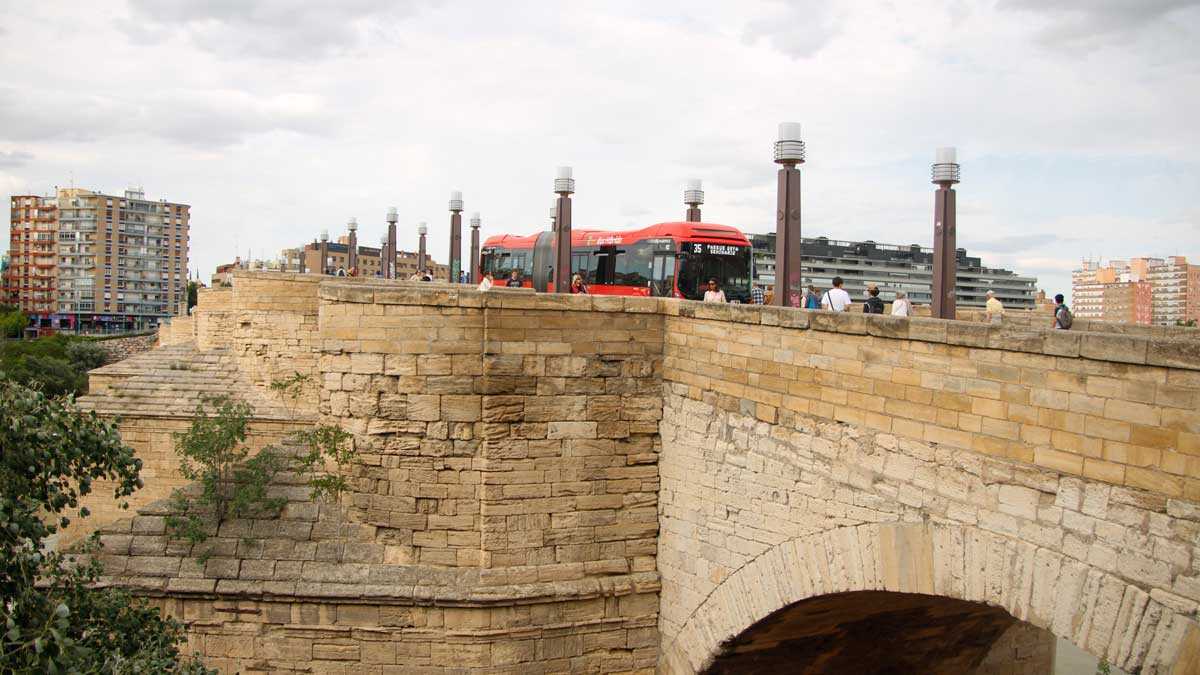Zaragoza’s Stone Bridge to close this Wednesday for drone flights: times and bus diversions