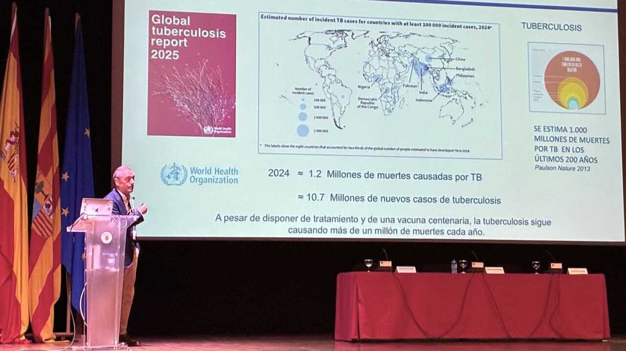 Carlos Martín presents MTBVAC vaccine advances in Jaca